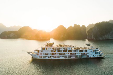 [Route 2] 2H1M Deluxe Cruise Teluk Ha Long oleh Ambassador Cruise