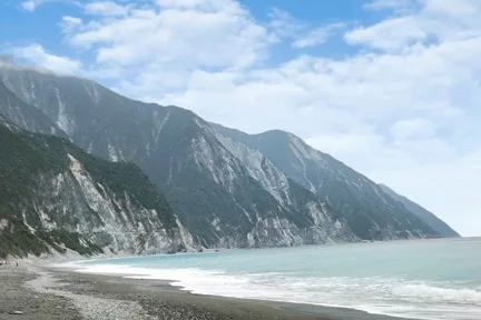 Hualien Taroko Gorge / Qingshui Cliffs / Qixingtan One-Day Tour