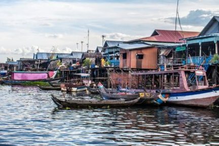 Tour al atardecer por el pueblo flotante de Kampong Phluk