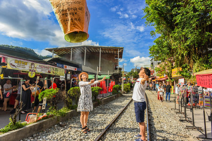 Sky Lantern Prayer Experience at Shifen Old Street 