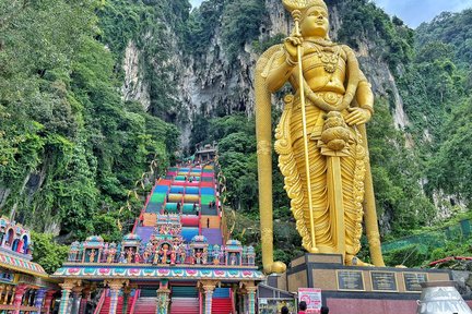 Kuala Lumpur Suburbs and Batu Caves Tour