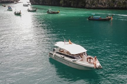 De Krabi: excursion privée d'une journée en hors-bord premium sur l'île Phi Phi avec coucher de soleil en bateau et au-delà