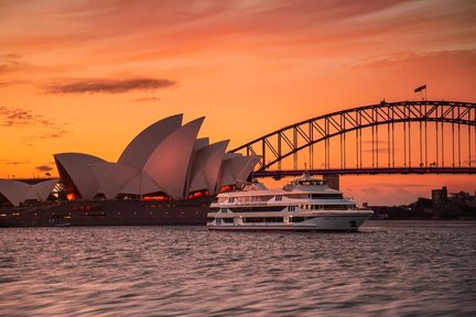 Dîner-croisière au coucher du soleil dans le port de Sydney par le capitaine Cook