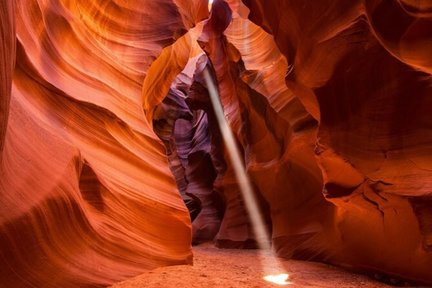 Visite de l'Upper Antelope Canyon, de Horseshoe Bend et du lac Powell avec déjeuner