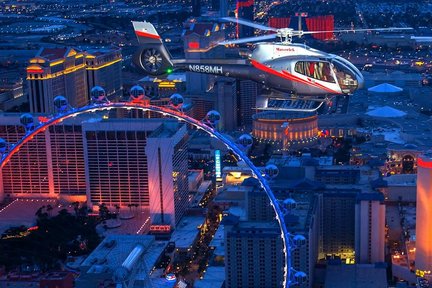 Entrée au vol de nuit en hélicoptère sur le Strip de Las Vegas