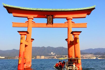 Expérience dans une ferme ostréicole avec visite du sanctuaire d'Itsukushima à Hiroshima