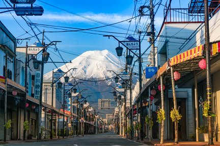 One-day trip to Mount Fuji in Japan | Arakurayama Sengen Park - Fujiyoshida "Honmachi Street" - Neba, the Gentle Village of West Lake - Oshino Hakkai | Departing from Shinjuku