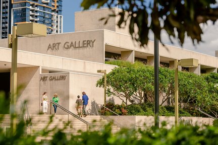 Queensland Art Gallery and Gallery of Modern Art: Tour and Lunch 