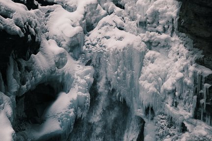 Banff Town, Johnston Canyon and Marble Canyon Icewalk Day tour