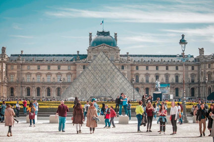 Louvre Museum and Seine River Cruise Tour di Paris