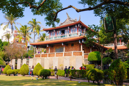 Lawatan Sehari ke Qigu Salt Mountain, Chikan Tower & Anping Castle di Tainan