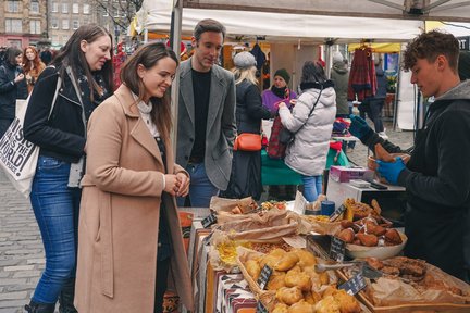 Edinburgh Private and Custom Food Tour with a Local Foodie