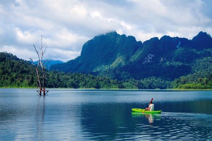 1 día de safari en la jungla de Khao Sok y 2 días en el lago Cheow Lan