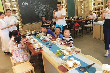 Luohu Vanke Little Tea Master Parent-child Immersive Tea Art Experience|Bama Tea Industry Authorized Tanbei Liangcha Culture Class