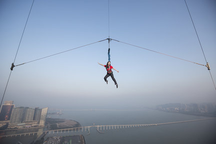 Macau Tower Skyjump dengan Skywalk GRATIS