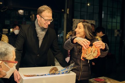 Berbelanja dan Menikmati Makan Malam oleh Chef Prancis di Nijo Market