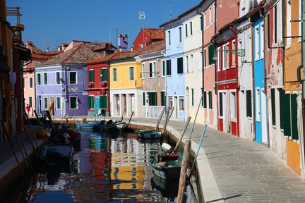 Murano and Burano Boat Tour dari Venesia