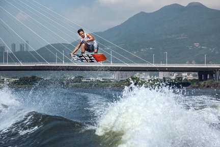 Trải Nghiệm Trượt Nước 3 Trong 1 tại Xixiha Water Ski School ở Đài Bắc