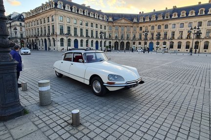 Paris City Tour Citroen DS - Vintage Car Oldtimer