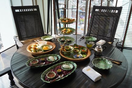 Té de la tarde en el salón de té Erawan (Ganador de la Guía MICHELIN)