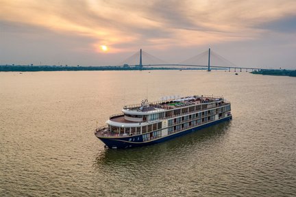 ทัวร์ล่องเรือสำรวจดินดอนสามเหลี่ยมปากแม่น้ำโขงแบบค้างคืน โดย Victoria Mekong Cruise