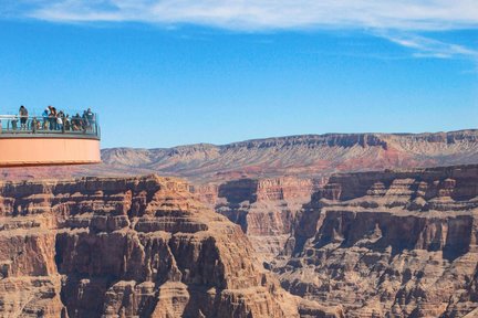 拉斯维加斯出发，西峡谷天空步道一日游 (Grand Canyon West Skywalk Tour from Las Vegas)