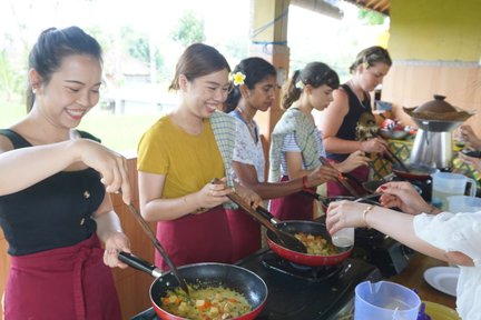 Cooking Class, Free Spa, and  Monkey Forest Day Trip in Ubud