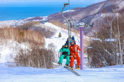 Otaru Asarigawa onsen Ski resort 1 day lift ticket & Rental set