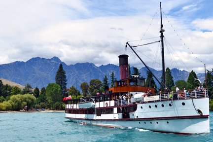 Crociera TSS Earnslaw alla stazione di Walter Peak