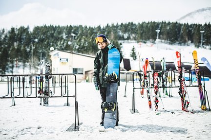 北海道新雪谷单板 / 双板滑雪体验（租赁服装设备）