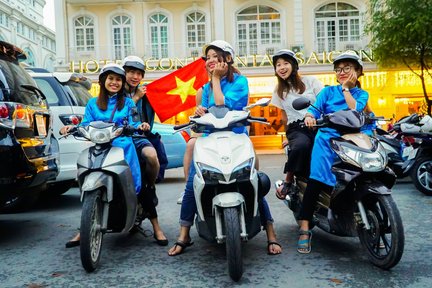 Tour de un día de aventura en Saigón con Aodai Rider