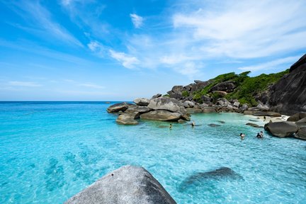 Lawatan Sehari ke Similan Islands dengan Katamaran Laju atau Bot Laju