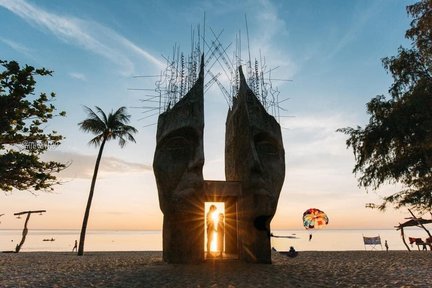 Passaggio della spiaggia di Sanato al tramonto