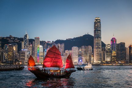 Dukling | Antique Boat Victoria Harbour Cruise