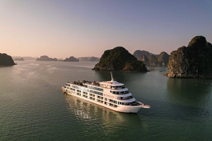 【路线2】下龙湾豪华游船之旅（Ambassador Cruise提供）