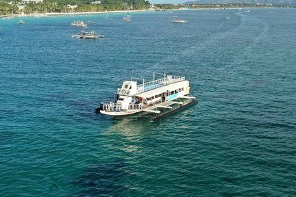 Partykreuzfahrt bei Sonnenuntergang in Boracay