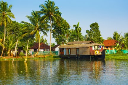 3 Nights 4 Days Kerala Tour with House Boat Stay
