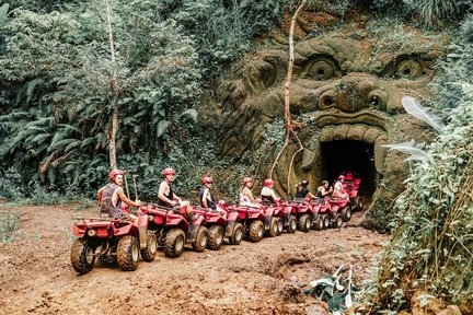 Bali ATV-Fahrt in Ubud durch Tunnel, Reisfelder und Pfützen