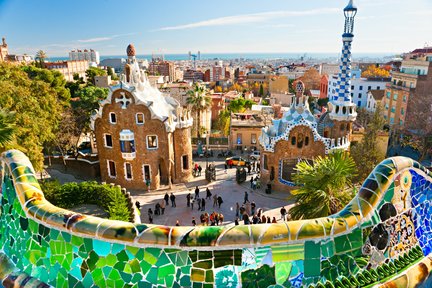 Park Guell Guided Tour dengan Tiket Antrean Khusus