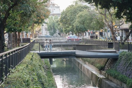 Visite à pied gratuite de Taichung, route ferroviaire et fluviale