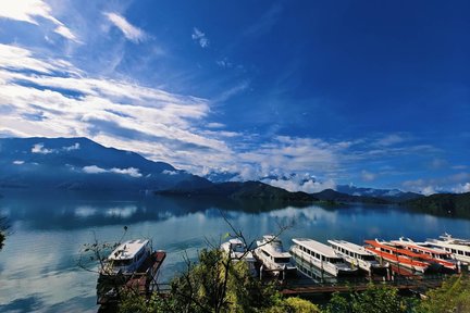 Lawatan Sehari ke Sun Moon Lake Crescent Bay & Gaomei Wetlands