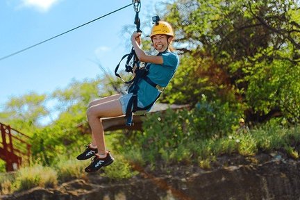 ผจญภัยไปกับกิจกรรมซิปไลน์และเล่นน้ำ พร้อมบริการรับส่งในไวกิกิ