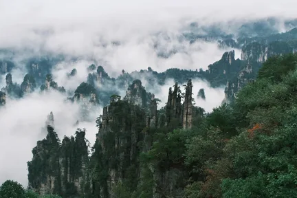 Tur VIP Eksklusif Hunan Zhangjiajie 3 Hari (Peningkatan ke hotel mewah 2 malam + jalur cepat VIP tanpa antri + Taman Hutan Nasional Zhangjiajie + Wulingyuan + Taman Hutan Nasional Tianmenshan)