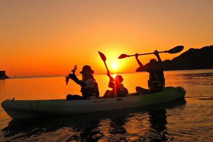 Tour in kayak al tramonto nel fiume Hijya