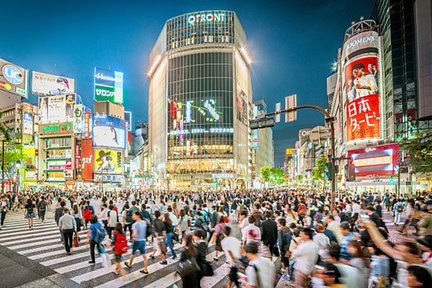 Tokyo: Shibuya Highlights Walking Tour & Secret Backstreets