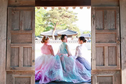 Hanbok Rental in Jeonju Hanok Village at Hanboknam
