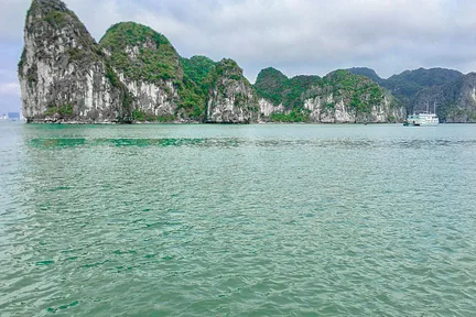 富士一日游船：下龙湾和吉婆岛，配日语导游