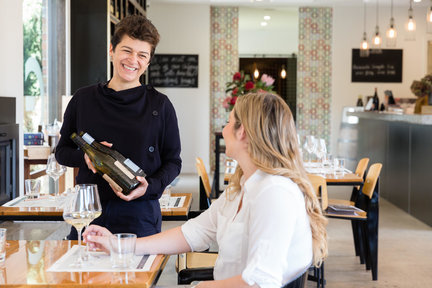 Mornington Peninsula Wine Day Tour with Transfers from Melbourne