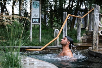 Feuer-, Eis- und Badeerlebnis in den Peninsula Hot Springs