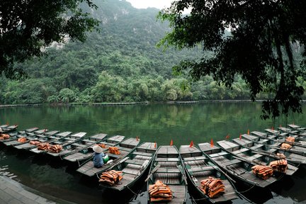 Bai Dinh and Trang An Big Group Tour dari Hanoi